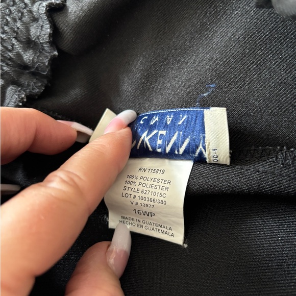 Stylish Women’s Donnkenny Black Pants Size 16WP - Picture 3 of 4